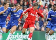 熊猫体育在线-雷霆鏖战马刺，西亚卡姆刷新纪录，一场定义新时代的较量