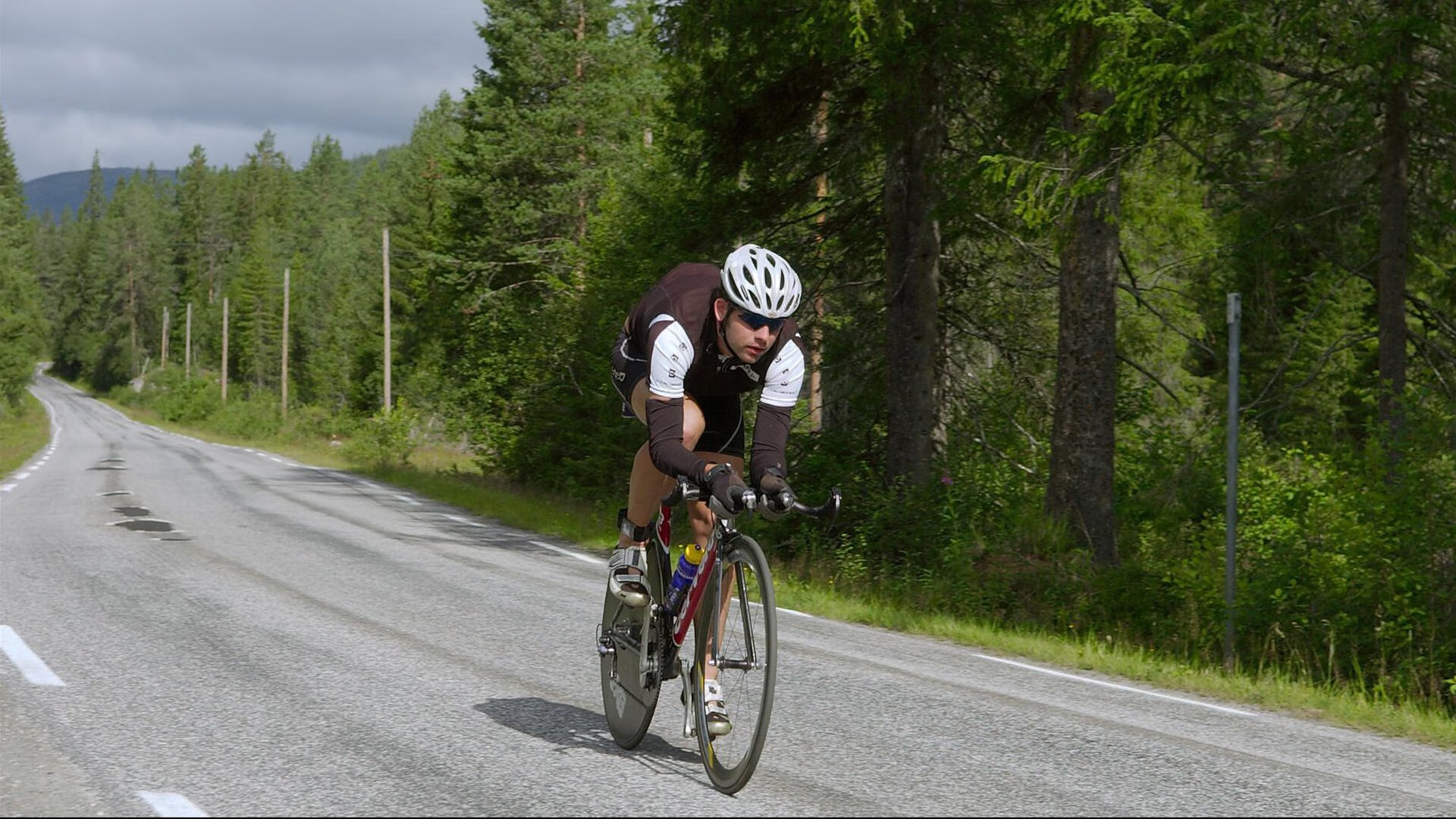 马刺打穿篮网，小贾伦成为关键先生