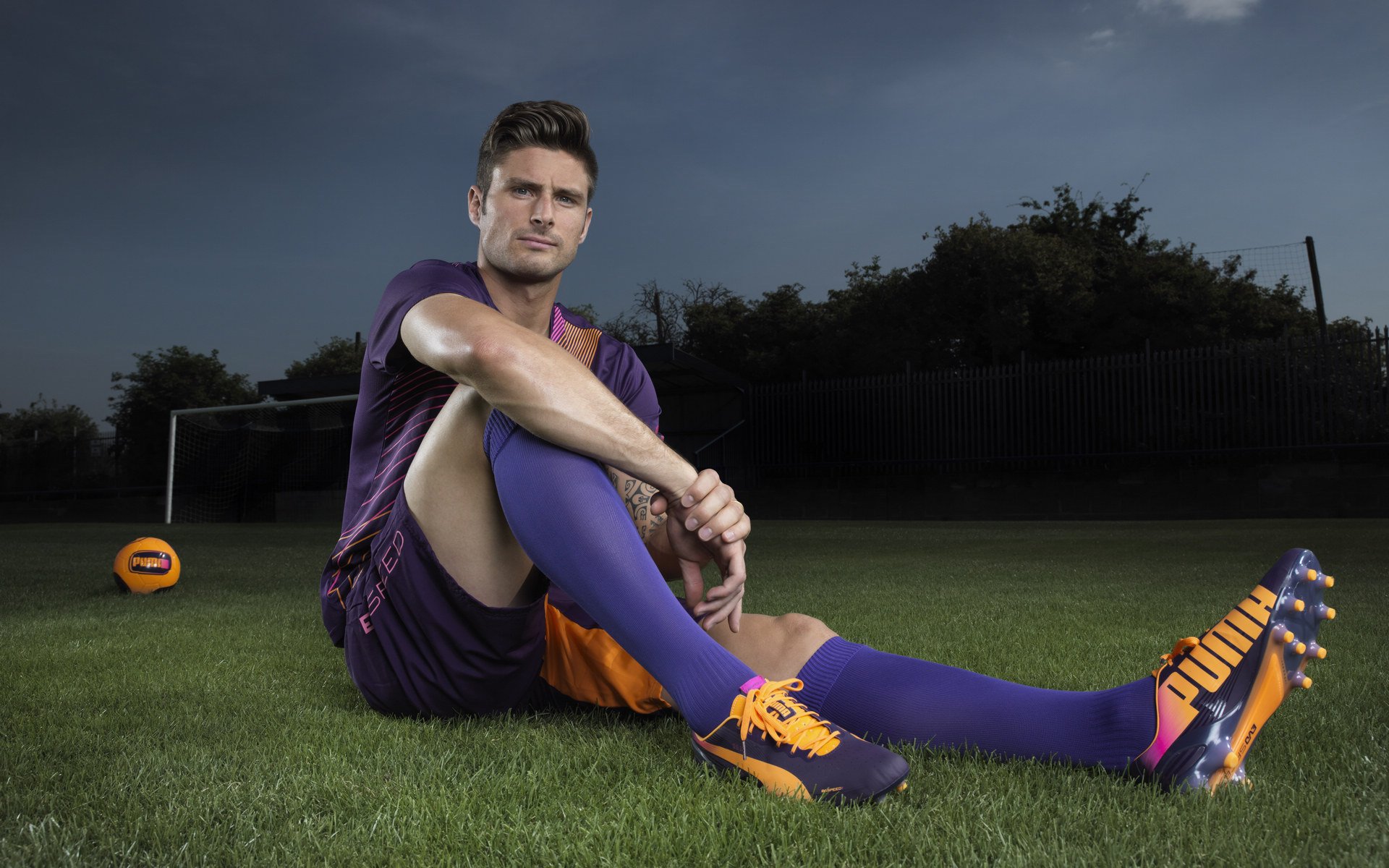 丹麦风暴席卷赛场，团队碾压与个体光芒的交响